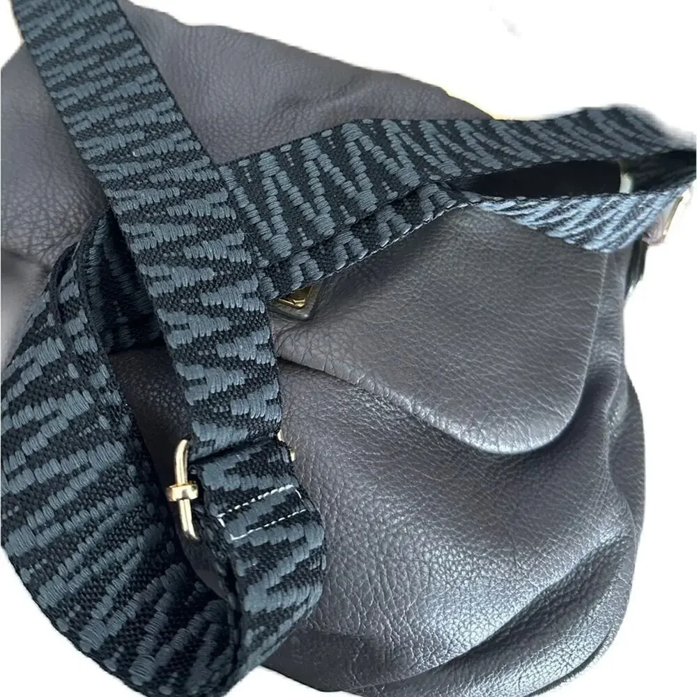 ★ EUC Marc Jacobs Pebble Leather Gray Crossbody Handbag Purse